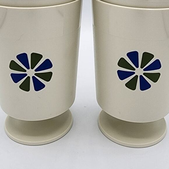 Retro Mid-Century Blue Green Daisy Flower Footed Plastic Cups by David Douglas - Picture 2 of 10